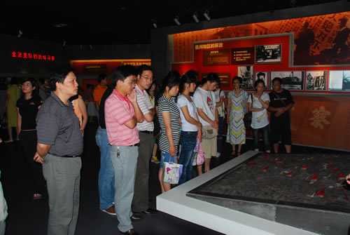 參觀杭州革命烈士紀(jì)念館