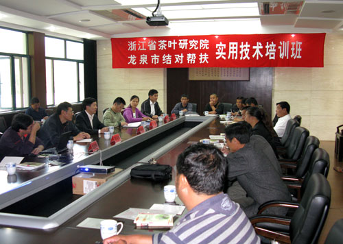 “結對幫扶”村實用技術培訓班